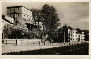 Besztercebánya, Banská Bystrica; Hronská basta a dostojnícky dom / Mészáros bástya a Garam mentén / bastion tower, Hron riverside (fl)