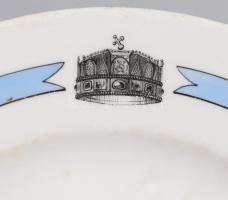 cca 1930 Koronaőrség porcelán tányér, címerábrázolással, kopott, d: 24 cm