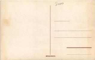 Besztercebánya, Banská Bystrica; piac utcai árusokkal, A. Weissova és Josef Havelka üzlete / market,...