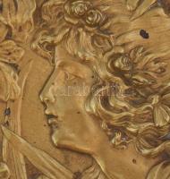 Szecessziós nőalakot ábrázoló fali dísztál. Plasztikus, öntött réz. d: 24 cm