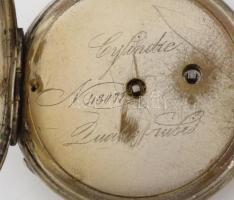 1883 Antik ezüst zsebóra. Kulcsos szerkezet, jelzett, tokja belül gravírozott. kulccsal, réz lánccal...