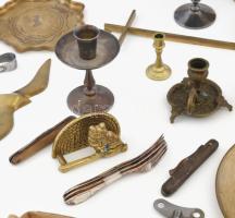 30 darabos zömmel bronz bolha tétel, közte sétáló gyertyatartó, zománcozott dísztál, antik bicskák, ...