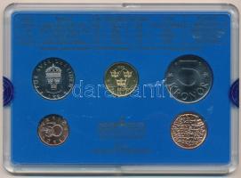 Svédország 1992. 50ö - 10K (4xklf) forgalmi sor műanyag tokban, emlékéremmel T:UNC kicsi ragasztónyo...