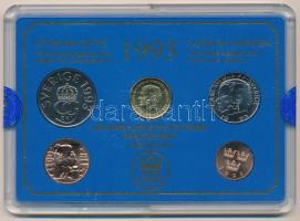 Svédország 1993. 50ö - 10K (4xklf) forgalmi sor műanyag tokban, emlékéremmel T:UNC enyhén karcos tok Sweden 1993. 50 Öre - 10 Kronor (4xdiff) coin set in plastic case, with an commemorative medallion C:UNC slightly scratched case