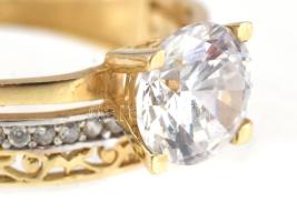 14K arany (Au) gyűrű, mesterséges kővel. Jelzett br 2,2 g, m: 54