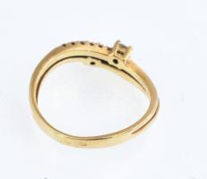 14K arany (Au) gyűrű, mesterséges kővel. Jelzett br 2,2 g m: 51
