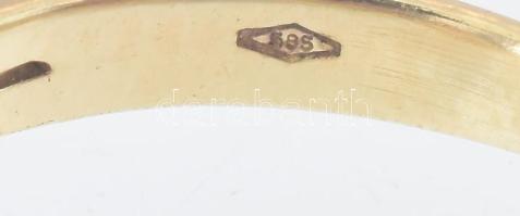 14K arany (Au) gyűrű, mesterséges kővel. Jelzett br 2,2 g m: 51