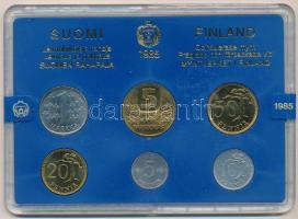 Finnország 1985. 5p - 5M (6xklf) forgalmi sor szettben, műanyag dísztokban T:UNC Finland 1985. 5 Penniä - 5 Markkaa (6xdiff) in set, in plastic case C:UNC