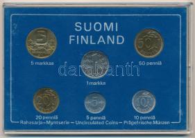 Finnország 1983. 5p - 5M (6xklf) forgalmi sor szettben, műanyag dísztokban T:UNC Finland 1983. 5 Penniä - 5 Markkaa (6xdiff) in set, in plastic case C:UNC