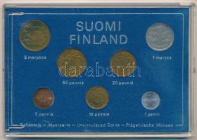 Finnország 1975. 1p - 5M (7xklf) forgalmi sor szettben, műanyag dísztokban T:UNC Finland 1975. 1 Penni - 5 Markkaa (7xdiff) in set, in plastic case C:UNC