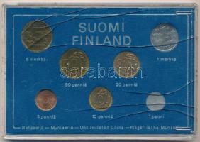 Finnország 1974. 1p - 5M (7xklf) forgalmi sor szettben, műanyag dísztokban T:UNC tok repedt Finland 1974. 1 Penni - 5 Markkaa (7xdiff) in set, in plastic case C:UNC case is cracked