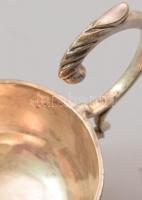 Szecessziós angol ezüstözött alpakka szószkiöntő, kagylóformából induló lábakon, pereménél kötegelt ...