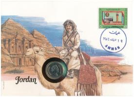 Jordánia 1984. 25f Cu-Ni felbélyegzett borítékban, bélyegzéssel, német nyelvű leírással T:UNC patina Jordan 1984. 25 Fils Cu-Ni in envelope with stamp, cancellation and with German description C:UNC patina