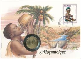 Mozambik 1982. 1M felbélyegzett borítékban, bélyegzéssel, német nyelvű leírással T:UNC Mozambique 1982. 1 Metical in envelope with stamp and cancellation, with German description C:UNC