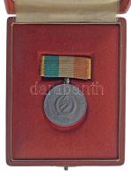 Vegyes 12db-os jelvény tétel, benne: ~1970. "Szakszervezetek Országos Tanácsa arany fokozat&quo...