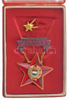 Vegyes 12db-os jelvény tétel, benne: ~1970. "Szakszervezetek Országos Tanácsa arany fokozat&quo...