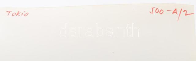 cca 1980-1985 Tokió, Japán, 5 db sajtófotó, a hátoldalon feliratozva, vegyes állapotban, 18x13 cm