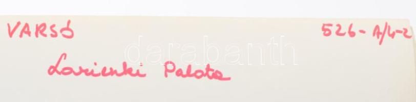 cca 1970-1980 Varsó (Warszawa), Lengyelország, 6 db sajtófotó, a hátoldalon feliratozva, vegyes álla...