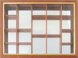 Falra akasztható üvegezett miniatúratartó vitrin, 17 rekesszel, 41x31 cm