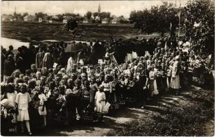 Mezőkövesd, Jézus Szíve körmenet. Phot. Zoltvány