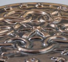 "Magyar Közjegyzőség" (A Magyar Országos Közjegyzői Kamara címere). Lüszter mázas kerámia....