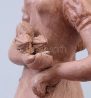 Kovács Margit stílusában: Nő virággal. Jelzés nélkül, pattogzással, m: 32 cm