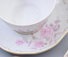 Zsolnay stafírozott virágmintás teás készlet, jelzett, kézzel festett, több darabon a porcelánfestő ...