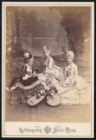 cca 1870-1875 Bécs, ismeretlen színtársulat tagjai barokk jelmezekben, hangszerekkel, színpadi díszl...
