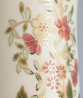 Zsolnay aranykontúrozott virágmintás váza. Jelzett, hibátlan, m: 20 cm