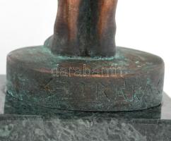 Sztrákos László (1954): Várakozás. Patinázott bronz, márvány talapzaton, művész példán 1/1, jelzett,...
