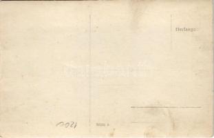 Első világháborús osztrák-magyar katona kiépített lövészárokban / WWI K.u.k. military, soldier in tr...