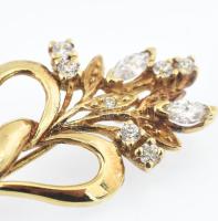 Arany (Au) 14K köves, virágos bross, jelzett, 3,7×1,7 cm, bruttó: 3,9 g