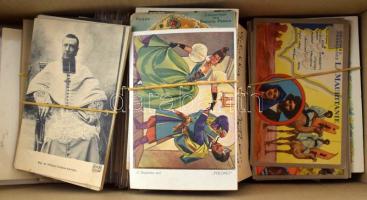 Kb. 320 db főleg RÉGI motívum képeslap dobozban: sok művész, néhány város, válogatott / Cca. 320 mos...