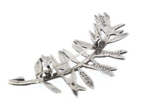 Ezüst(Ag) görög olajág bross, jelzett, 7×4 cm, nettó: 11,7 g