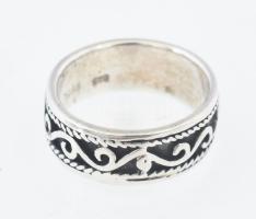 Ezüst(Ag) indamintás gyűrű, jelzett, méret: 48, nettó: 3,7 g