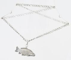 Ezüst(Ag) figaro nyaklánc plasztikus hal medállal, jelzett, h: 46 cm, 4×2,5 cm, nettó: 19,1 g
