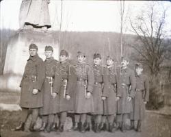 M. kir. katonák, 5 db különböző méretű fotónegatív