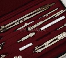 Richter nagy méretű körző készlet, egy hiánnyal