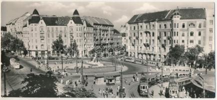 Budapest XI. Móricz Zsigmond körtér, villamosok, takarékpénztár. Képzőművészeti Alap (23 x 10,5 cm)