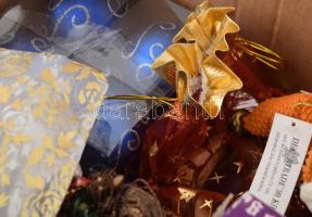 Nagy karácsonyi dekoráció tétel karácsonyfadíszek, gyertyák, retro izzósor, figurális díszek, stb