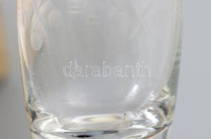 6 darab röviditalos pohár, köszörült díszítéssel, dobozban, m: 7 cm