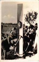 1938 Ipolyság, Sahy; bevonulás, magyar zászló "A Felvidék felszabadulásának első örömünnepe" / entry of the Hungarian troops, flag (fl)