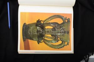 Le Verde Espagnol a L'Ermitage. El Vidrio Espanol en el Ermitage. [A spanyol üvegművészet az Er...