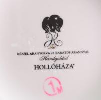 Hollóházi Szász Endre által tervezett mintával díszített porcelán váza. Matricás, jelzett, m: 26 cm