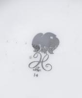 Hollóházi Szász Endre által tervezett mintával díszített porcelán váza. Matricás, jelzett, m: 20 cm