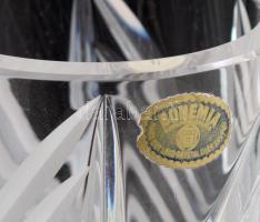 Bohemia ólomkristály váza, hántolt, maratott díszítéssel, címkével jelzett, m: 30 cm