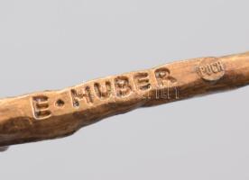 Erwin Huber feszület, bronz, jelzett, 20x9,5 cm