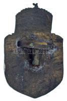 ~1940. "M. Kir. Kereskedelmi Középiskola Szatmárnémeti" festett bronz iskolajelvény, sapka...