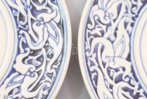 Zsolnay 2 darab tányér. cca 1870, korongozott mázas kőedény, máz alatti kobalt festéssel, jelzett: m...