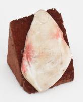 Nagy Sándor (1923-2017): Idol. Faragott kő, fa talapzaton, jelzés nélkül, teljes m: 10 cm